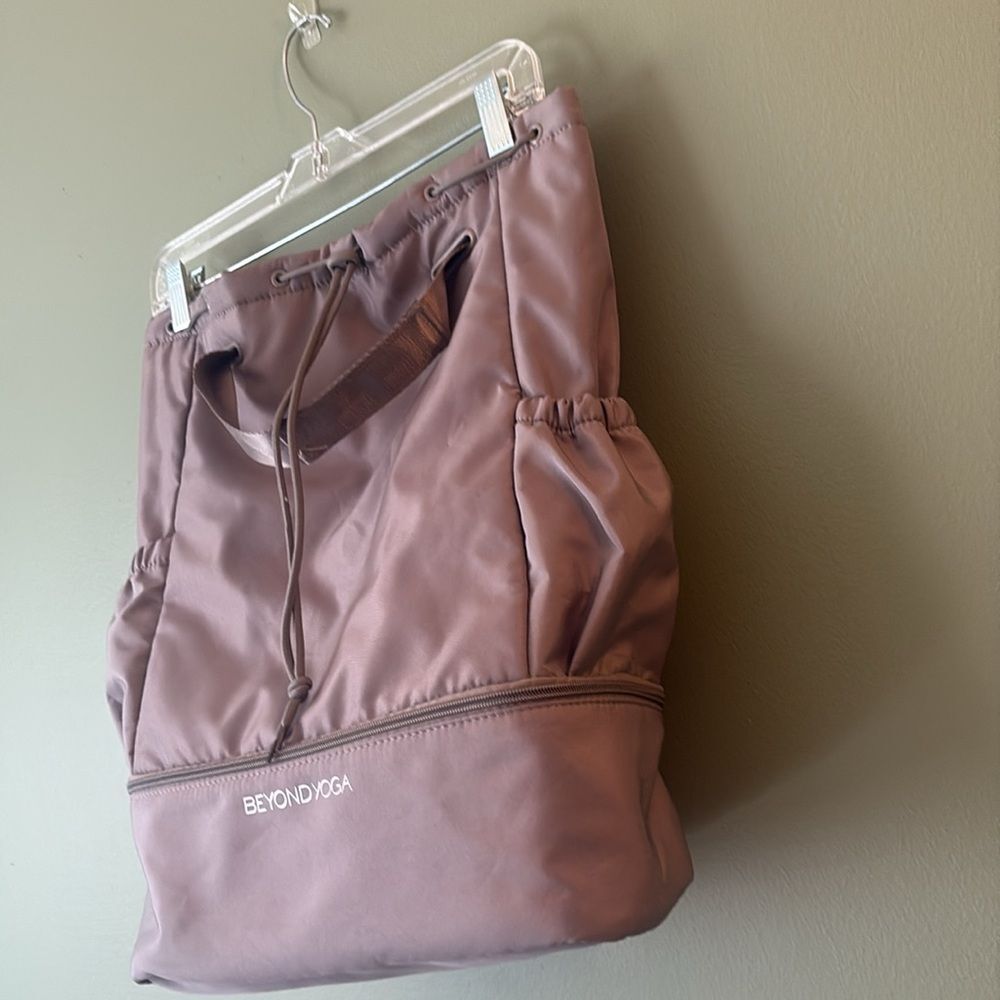 Beyond Yoga Convertible Gym Bag Birch Backpack Tote - Picture 6 of 11